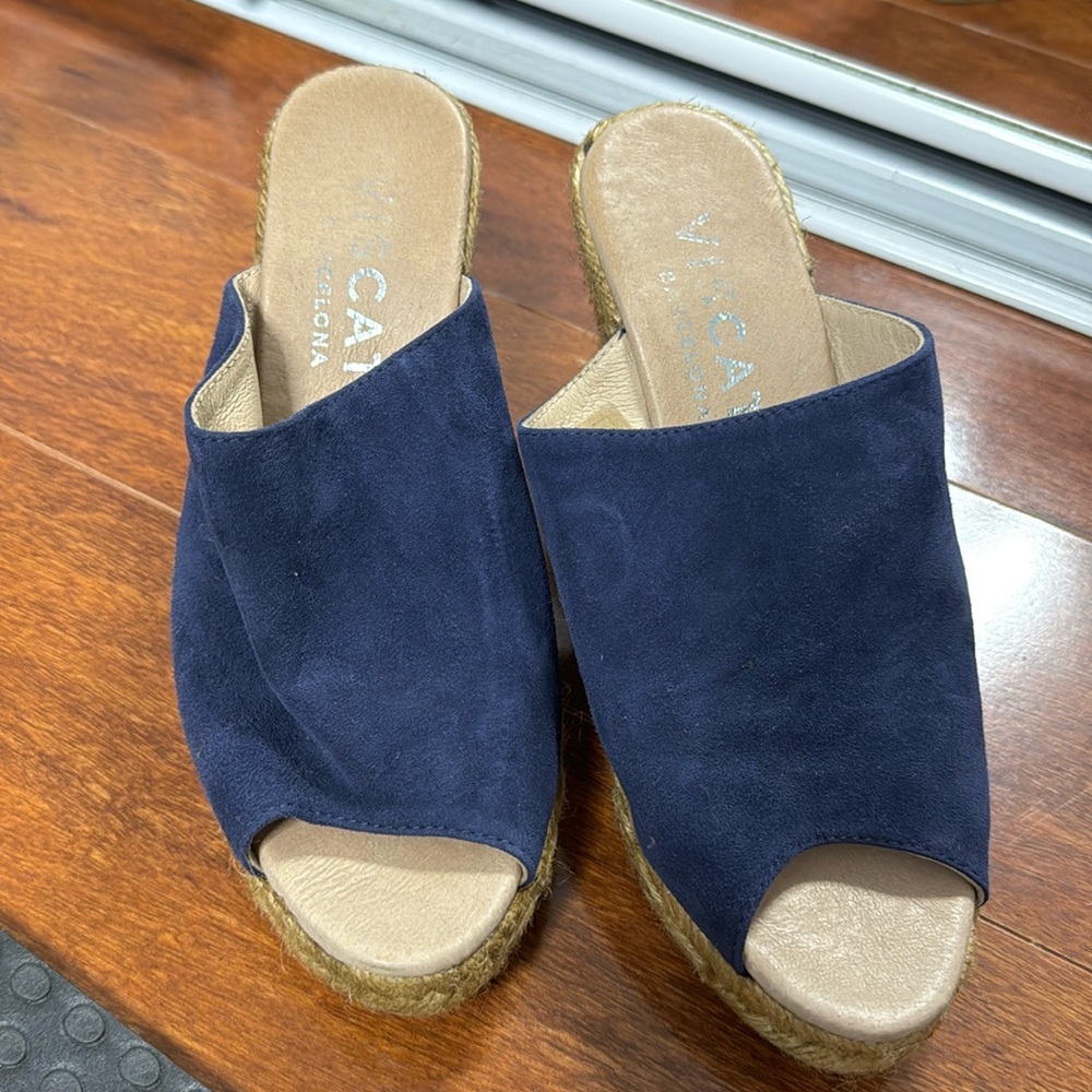 Viscata Barcelona espadrille wedges. In good condition !!